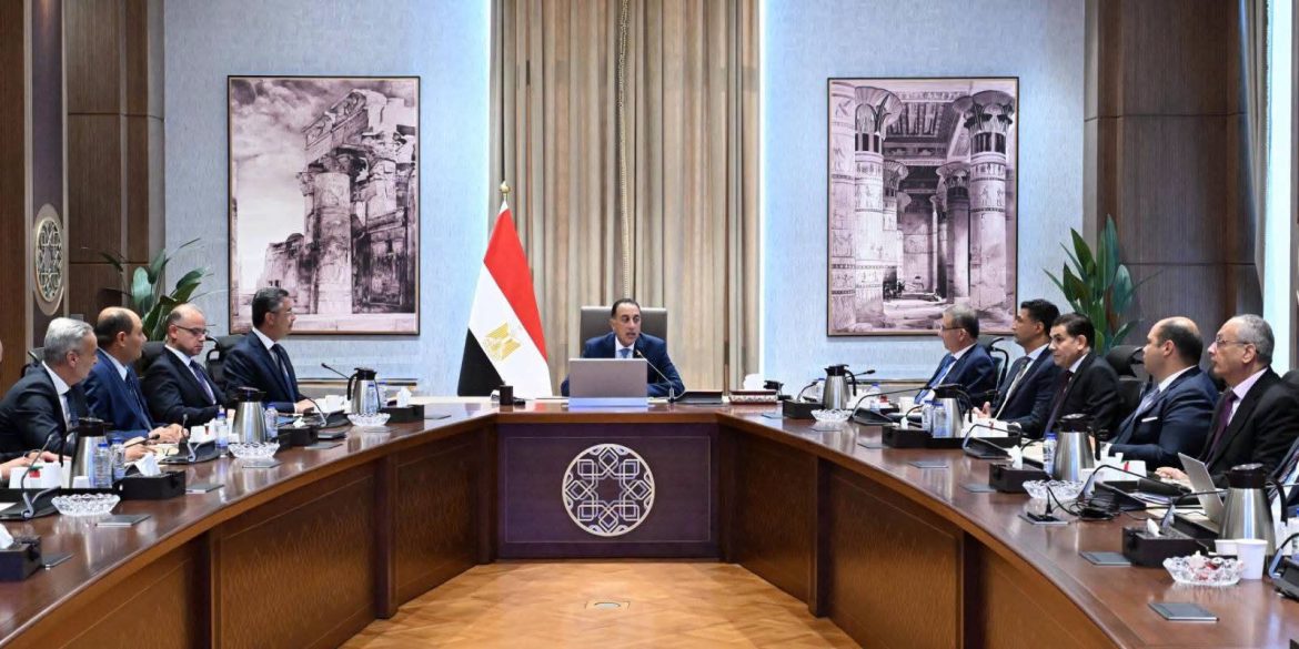 رئيس الوزراء يكلف بوجود معارض دائمة للسلع بمختلف المحافظات