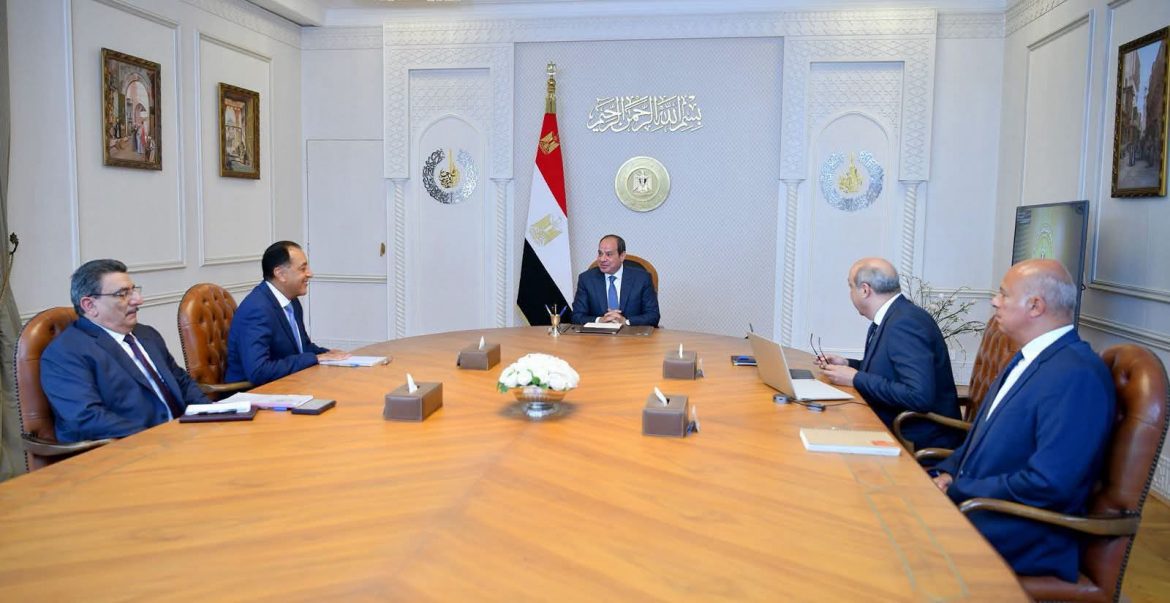 الرئيس السيسي يوجه بتعزيز الشراكات لجذب الاستثمارات الأجنبية بقطاع الطيران المدني