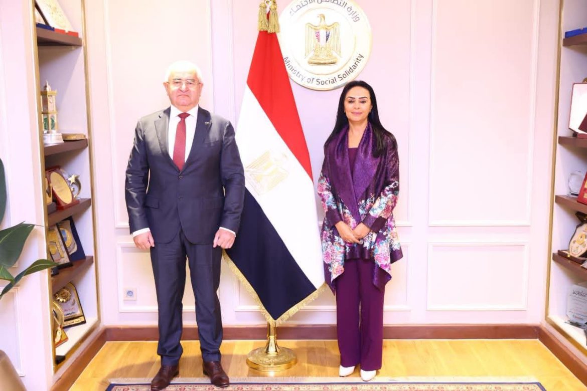 «وزارة التضامن» تفتح سوق أذربيجان أمام المنتجات الحرفية المصرية