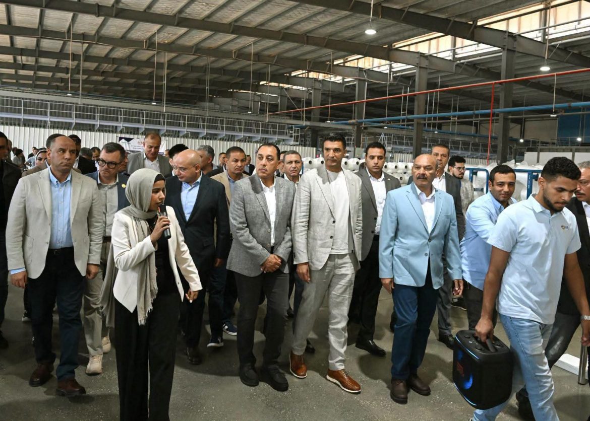 رئيس الوزراء يفتتح مصنعين جديدين بالسخنة باستثمارات 20 مليون دولار