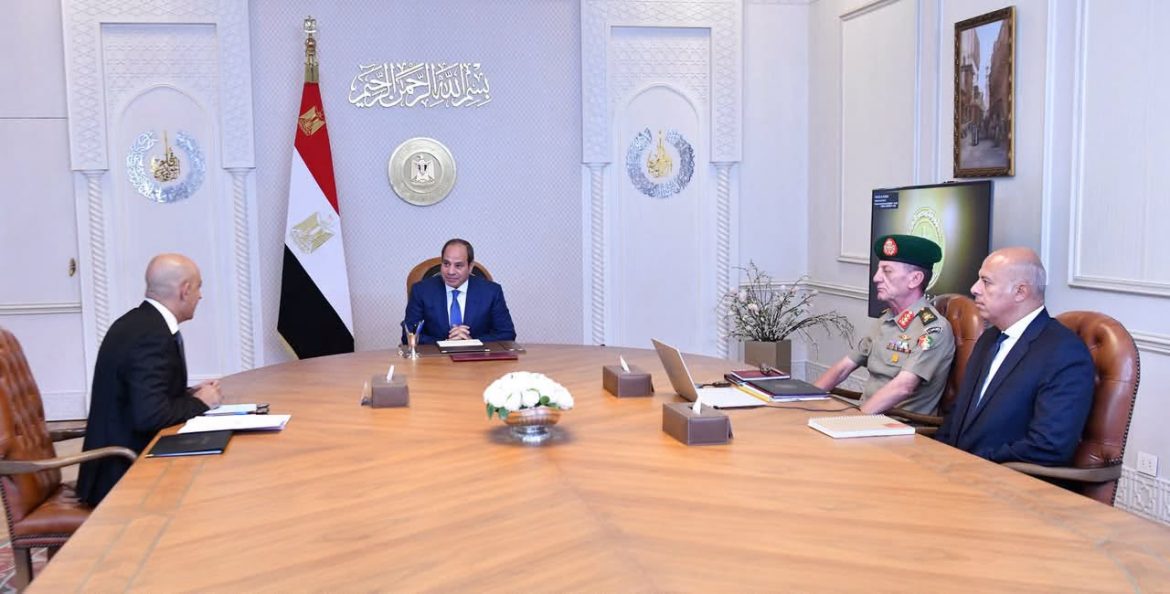 الرئيس السيسي يوجه بصرف علاوة للمعلمين في سبتمبر