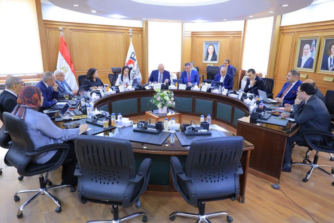 بنك ناصر يراجع مؤشرات الأداء والسيولة ويبحث سياسته الاستثمارية