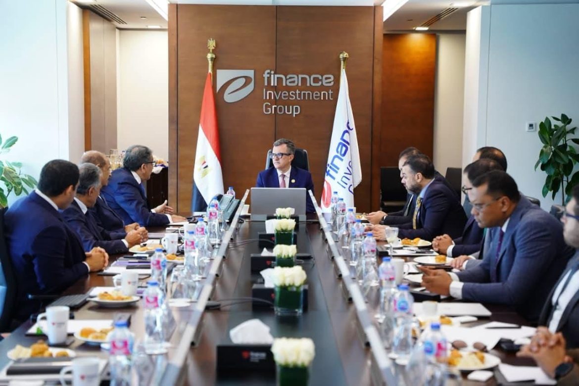 وزير التخطيط يبحث تعظيم استثمارات «إي فاينانس» ودعم الاقتصاد الرقمي