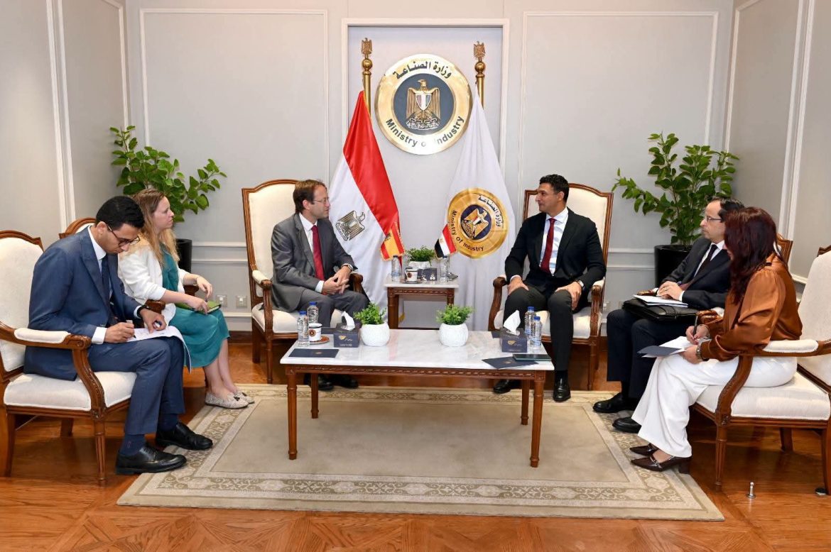 وزير الصناعة يبحث جذب الشركات الإسبانية للسوق المصري