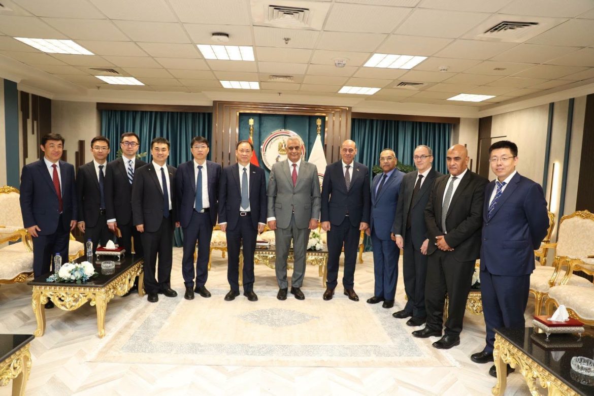 الإنتاج الحربي وCEC الصينية تبحثان توطين الصناعات التكنولوجية