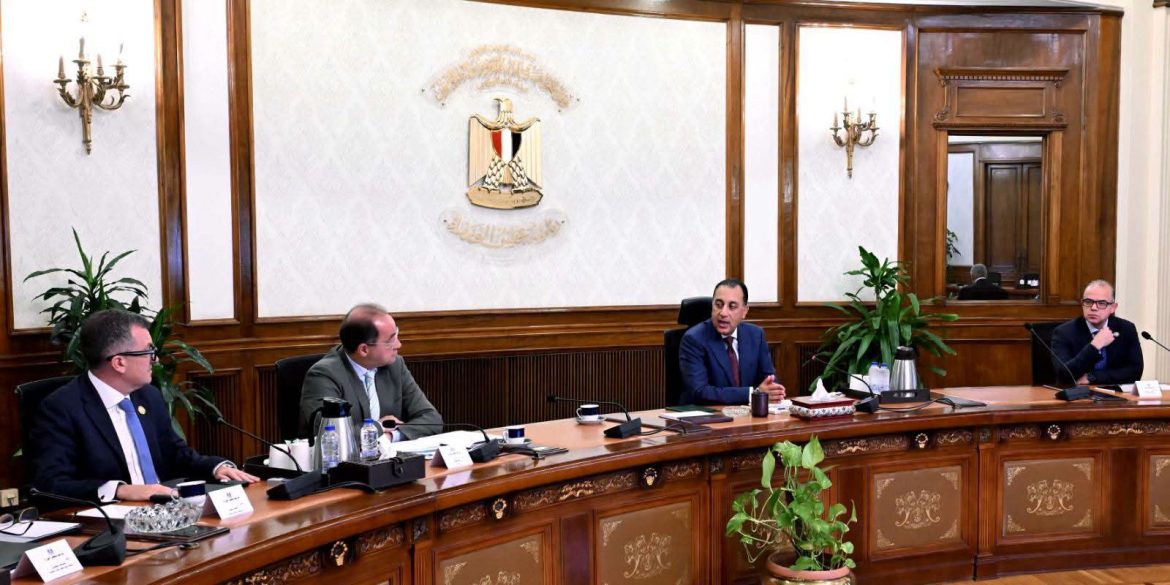 رئيس الوزراء يتابع استعدادات مؤتمر التحول الاقتصادي