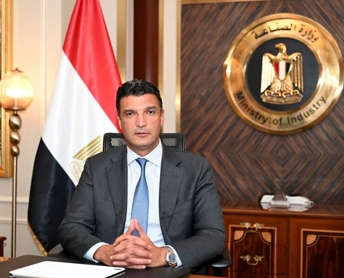 وزير الصناعة: مليار جنيه لتمويل إعادة هيكلة المصانع المتعثرة