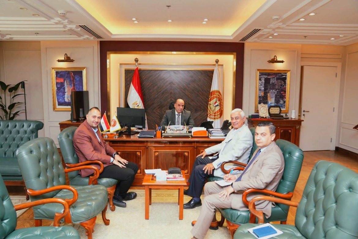 وزير العمل يعلن 550 فرصة جديدة بالنساجون الشرقيون