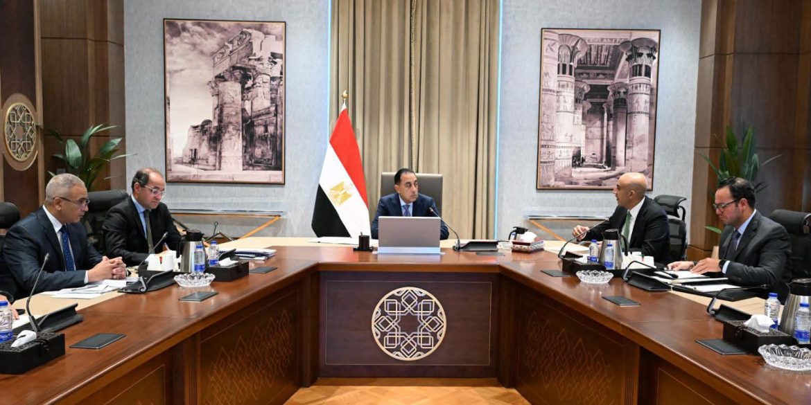رئيس الوزراء يستهدف تحويل 250 مدرسة للتكنولوجيا التطبيقية