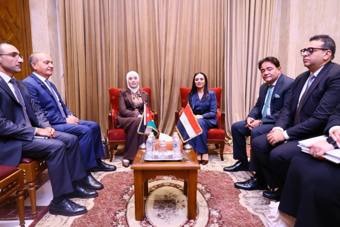 مصر والأردن تبحثان تعزيز التعاون في الحماية الاجتماعية