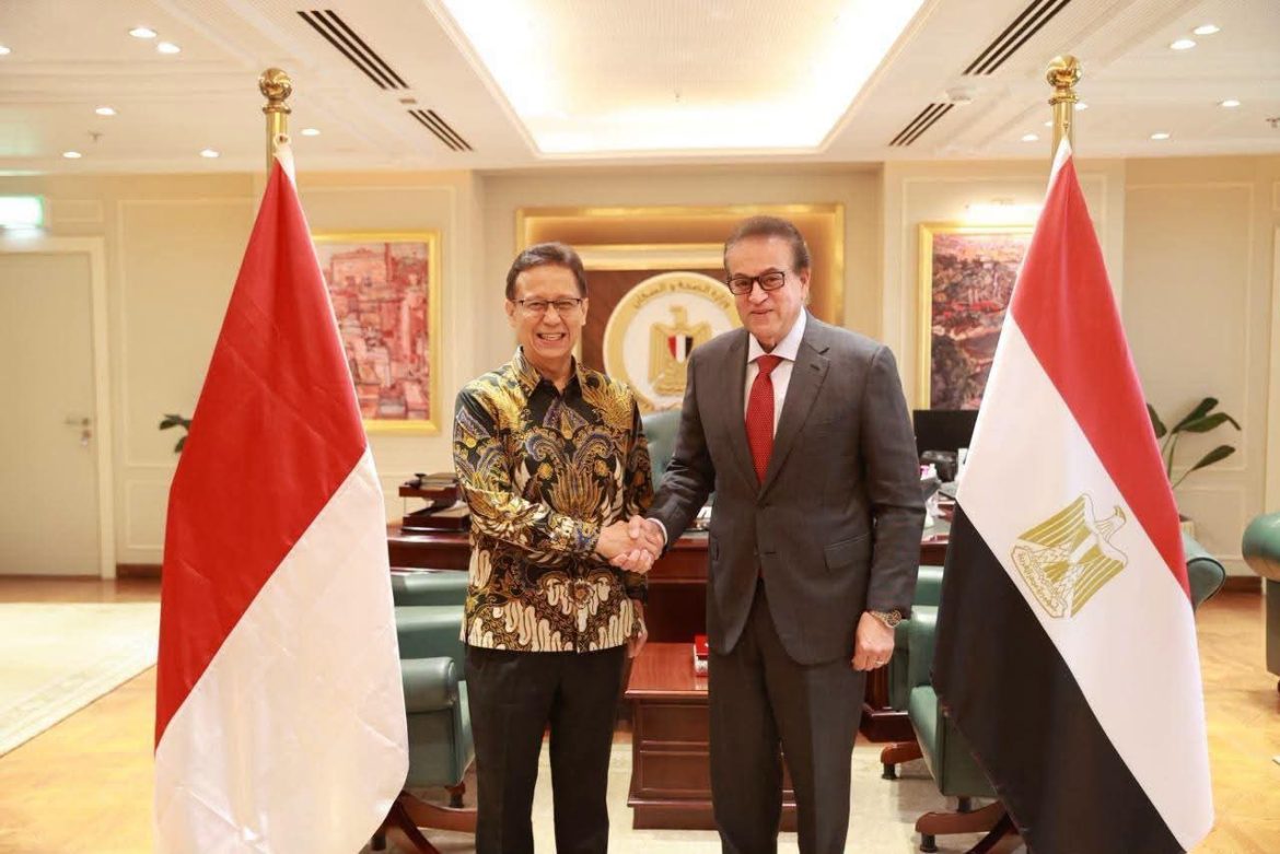 وزير الصحة يبحث مع إندونيسيا آليات تمويل القطاع الصحي