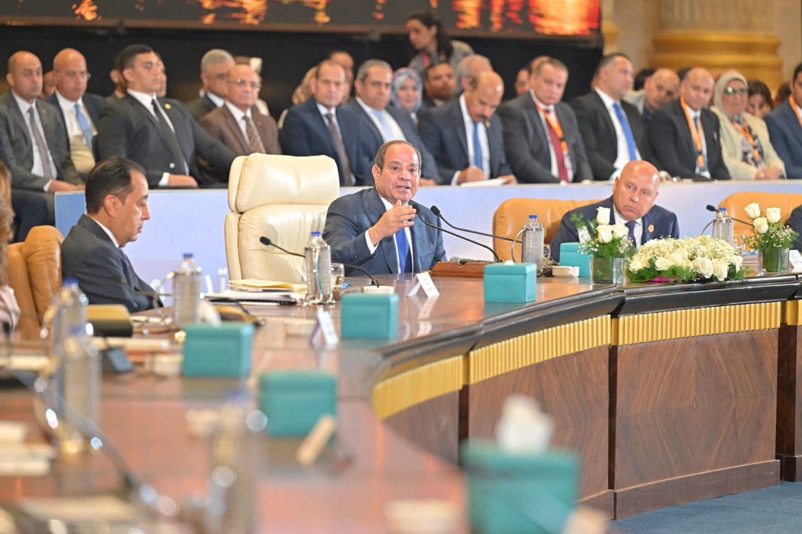 الرئيس السيسي يشارك بجلسة التنمية الحضرية والعمرانية في منتدى مصر 2026