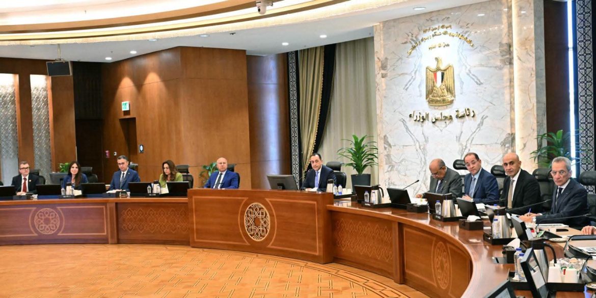رئيس الوزراء يقر طرح مشروعات جديدة في المياه والكهرباء