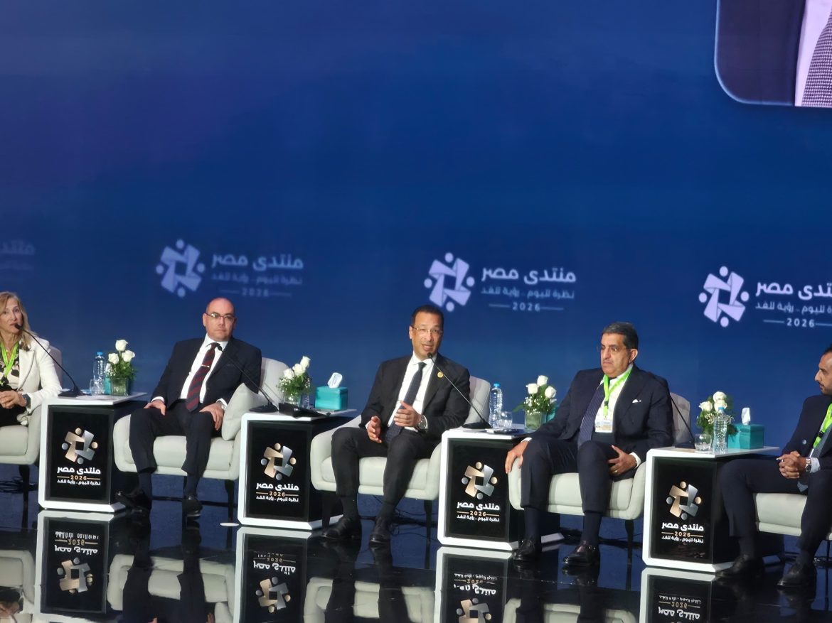 وزير الاتصالات يستعرض استراتيجية «مصر الرقمية» ومستهدفاتها حتى 2030 